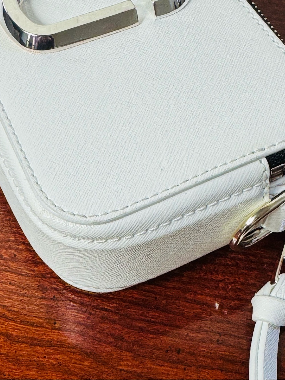 Marc Jacobs Snapshot Camera White Crossbody Bag - Picture 6 of 14